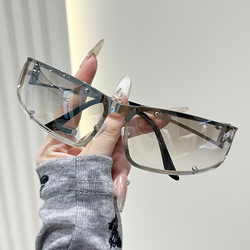 Women's Fashion Hollow Sunglas - Street Fashion Photo 评论和价格