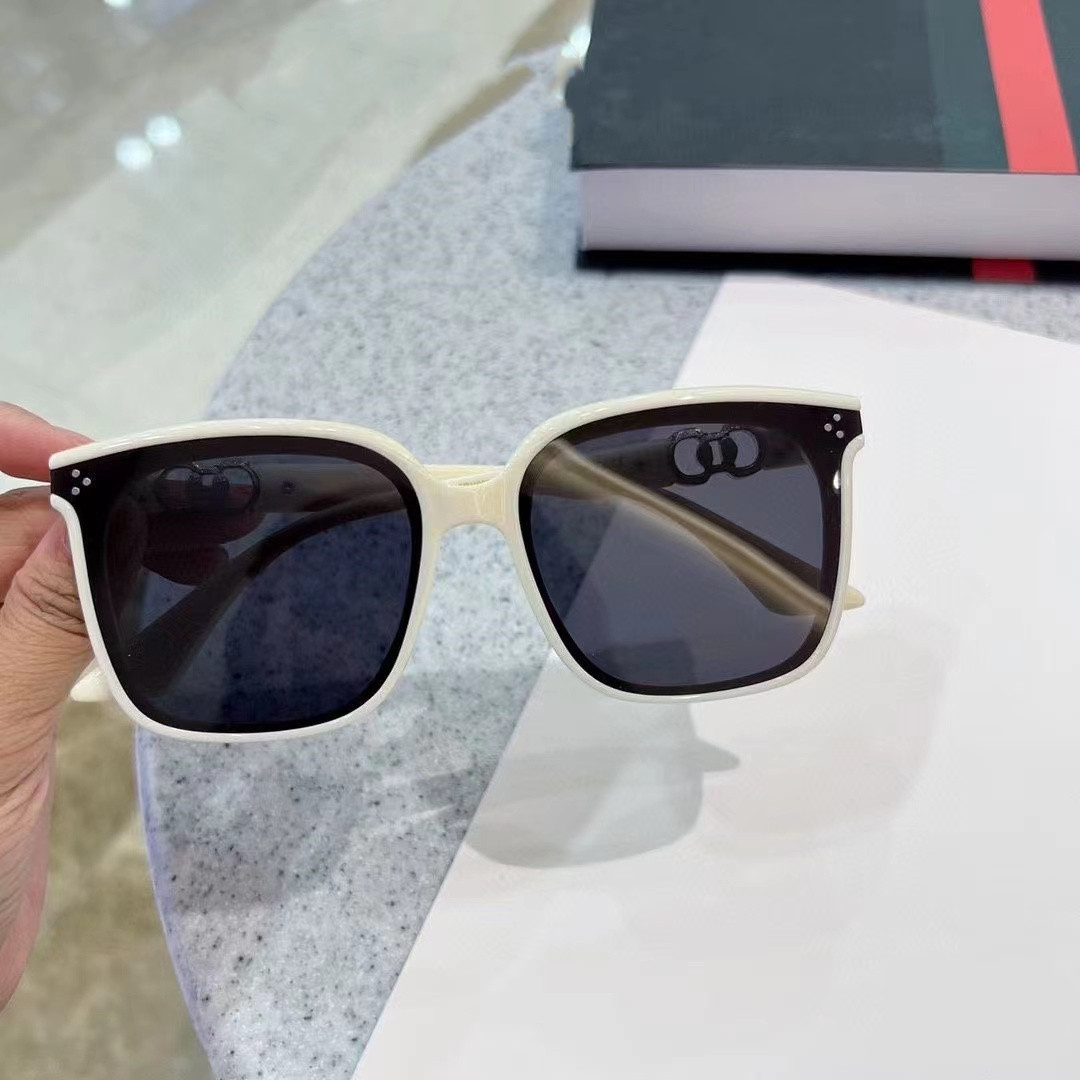 Same Style New Women's Sunglas - Street Fashion Shoot 评论和价格