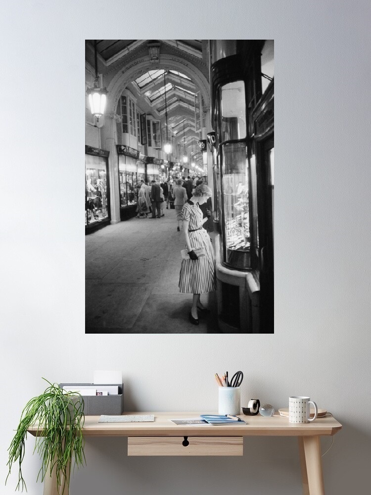 Slim Aarons, Burlington Arcade - Street Fashion London 评论和价格