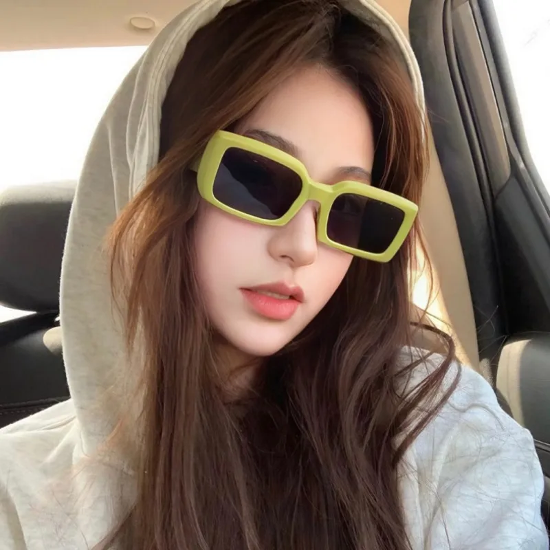 New Rectangular Women's Sungla - Street Fashion Photo 评论和价格